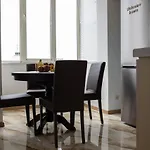 Maria-Luiza\'s Cozy Central Apartment